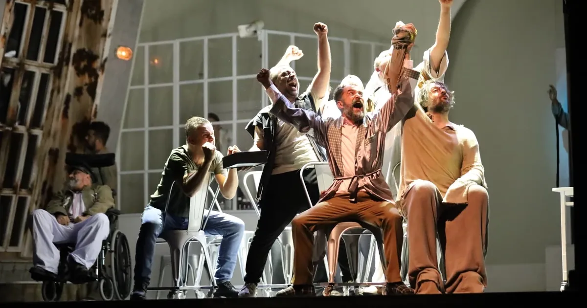 bursa sehir tiyatrosundan guguk kusu ile merhaba ChvLYjPA