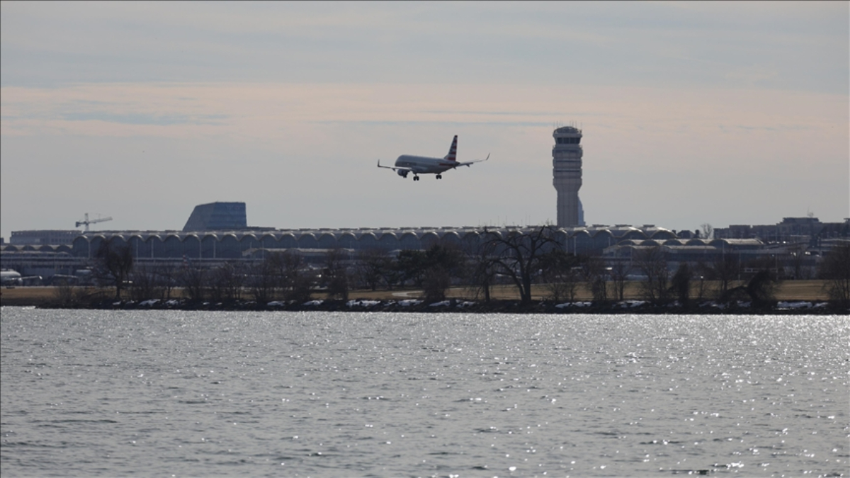 abdde yolcu ucagina bomba ihbari yapildi ucuslar durduruldu 1WlpPfWY.jpg