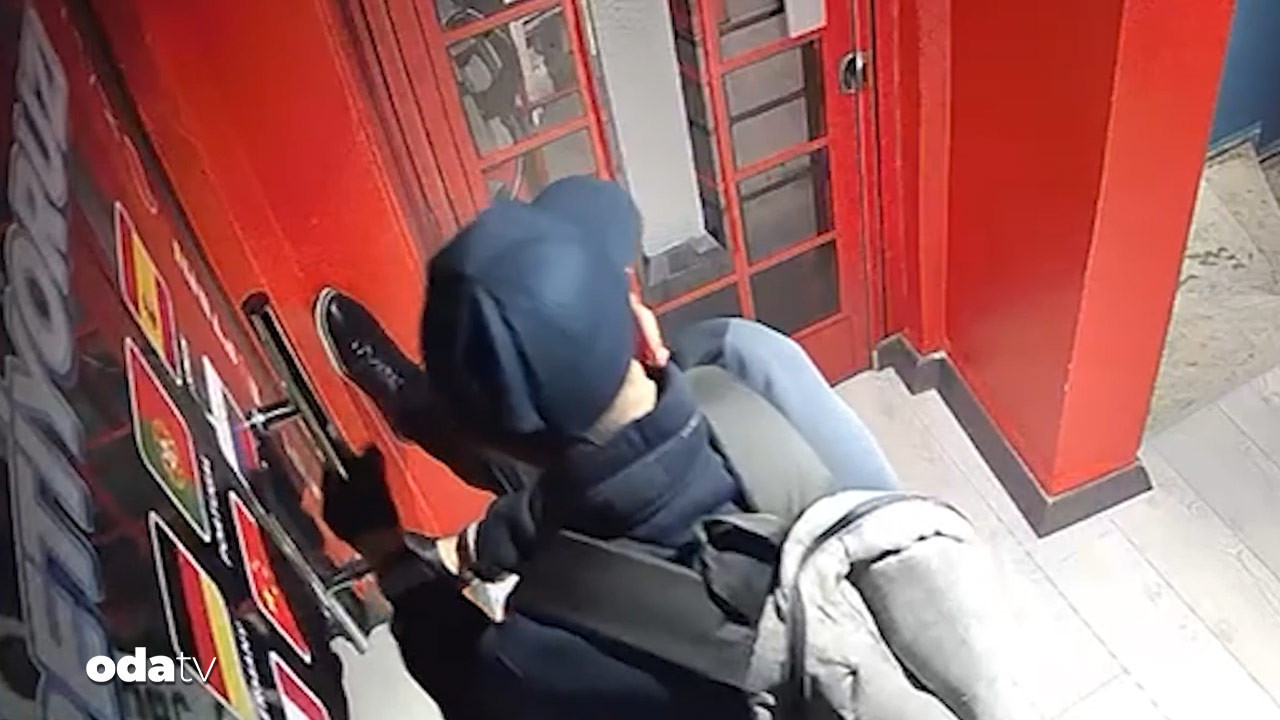 dil kursundaki inanilmaz hirsizlik kamerada f4nhNBIj.jpg