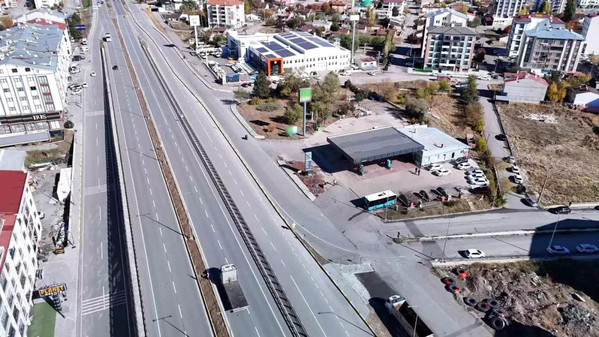 sivasta viyaduk sorunu esnaflar ucan arac bekliyor QdtS3dg9.jpg