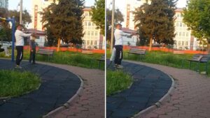 parkta-tepki-ceken-goruntu-cocuga-silah-talimi-yaptirdi-MZ4bDQ4c